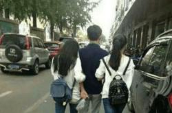 聚焦瞬间！众人(rén)圍(wéi)觀(guān)，尴尬搞(gǎo)笑(xiào)场面引笑(xiào)料不断