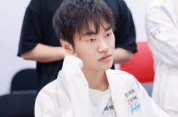 LOL官方點(diǎn)名knight，将他所有荣誉罗列出(chū)來(lái)，离大滿(mǎn)贯還(hái)差一(yī)个S冠