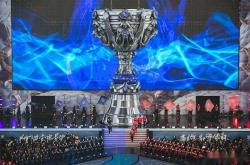 LOL Esports官方全球(qiú)战力榜(bǎng)震撼(hàn)更新：GEN稳坐王座，T1紧追不舍