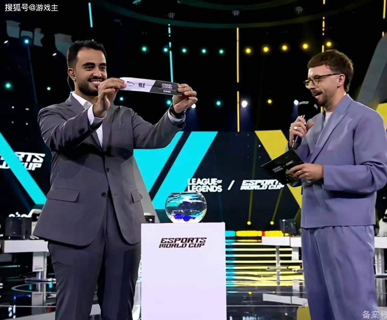 英雄联盟石油杯吕布战三英图火了,LPL最惨战队,迎战LCK最强上单