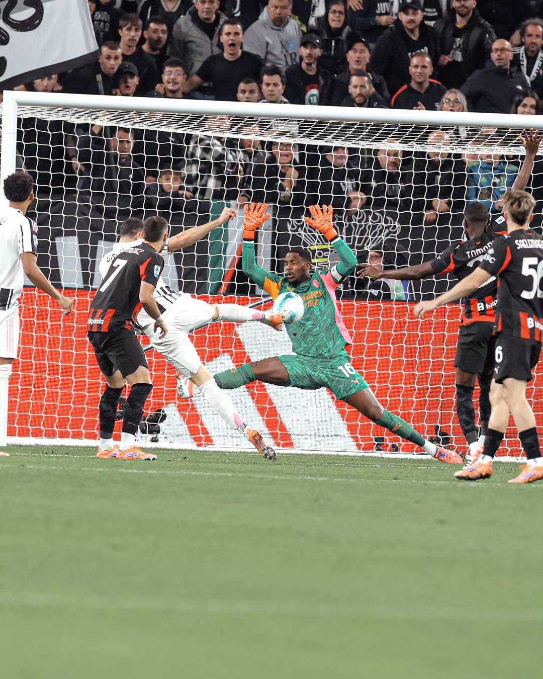 罗马+那不勒斯均上演逆转好戏，两队同分，排名包揽前二