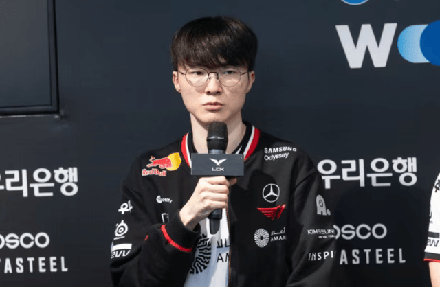 LOL传奇加冕殊荣，十年最佳力压众多电竞选手，LPL最可敬的对手！