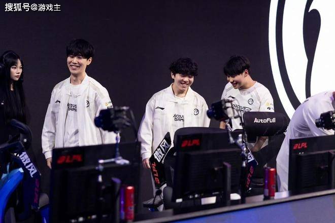 韩网票选S15战队毒奶榜火了，IG键盘冒奶，碾压TES成LPL第一