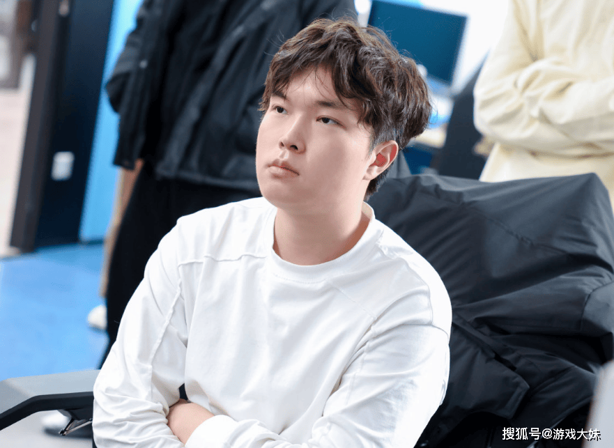 拳头对战队重新排名，BLG德杯垫底淘汰，排名断崖式下跌