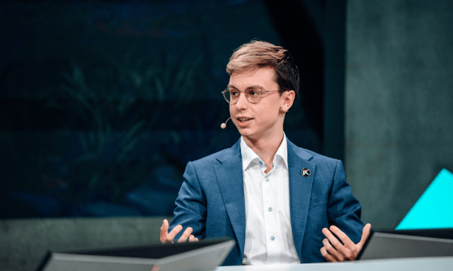 颠覆认知！LOL主播队暴打联赛豪门，战队老板激动落泪，外网炸锅